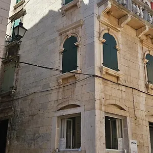 Palace Basilico 1580. Bed & Breakfast Rovinj